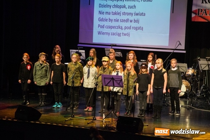 Zdjęcie w galerii na portalu naszwodzislaw.com: Patriotyczna nuta zabrzmiała w Rydułtowach  wiadomości z regionu