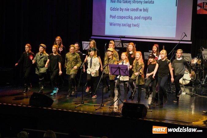 Zdjęcie w galerii na portalu naszwodzislaw.com: Patriotyczna nuta zabrzmiała w Rydułtowach  wiadomości z regionu