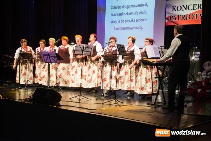 Zdjęcie w galerii na portalu naszwodzislaw.com: Patriotyczna nuta zabrzmiała w Rydułtowach  wiadomości z regionu