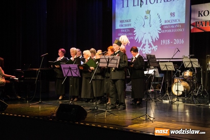 Zdjęcie w galerii na portalu naszwodzislaw.com: Patriotyczna nuta zabrzmiała w Rydułtowach  wiadomości z regionu