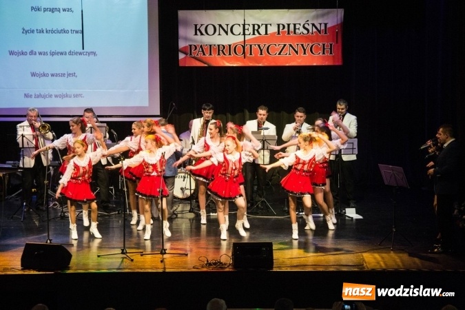Zdjęcie w galerii na portalu naszwodzislaw.com: Patriotyczna nuta zabrzmiała w Rydułtowach  wiadomości z regionu