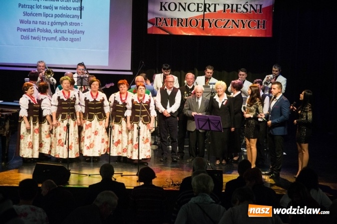 Zdjęcie w galerii na portalu naszwodzislaw.com: Patriotyczna nuta zabrzmiała w Rydułtowach  wiadomości z regionu