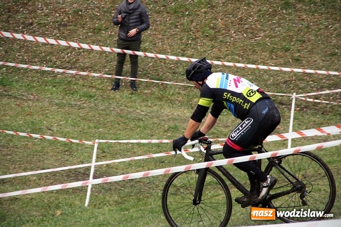 Zdjęcie w galerii na portalu naszwodzislaw.com: Emocje sportowe na wysokim poziomie. Mistrzostwa Rydułtów w kolarstwie przełajowym wiadomości z regionu