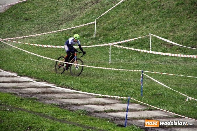Zdjęcie w galerii na portalu naszwodzislaw.com: Emocje sportowe na wysokim poziomie. Mistrzostwa Rydułtów w kolarstwie przełajowym wiadomości z regionu