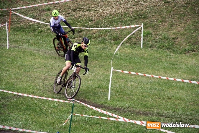 Zdjęcie w galerii na portalu naszwodzislaw.com: Emocje sportowe na wysokim poziomie. Mistrzostwa Rydułtów w kolarstwie przełajowym wiadomości z regionu