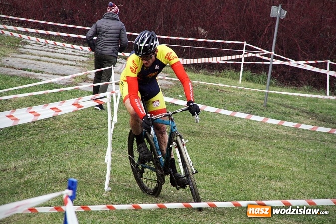 Zdjęcie w galerii na portalu naszwodzislaw.com: Emocje sportowe na wysokim poziomie. Mistrzostwa Rydułtów w kolarstwie przełajowym wiadomości z regionu