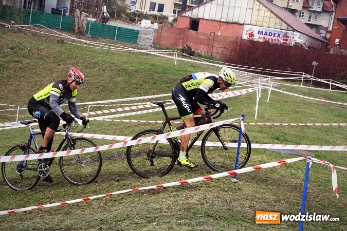 Zdjęcie w galerii na portalu naszwodzislaw.com: Emocje sportowe na wysokim poziomie. Mistrzostwa Rydułtów w kolarstwie przełajowym wiadomości z regionu