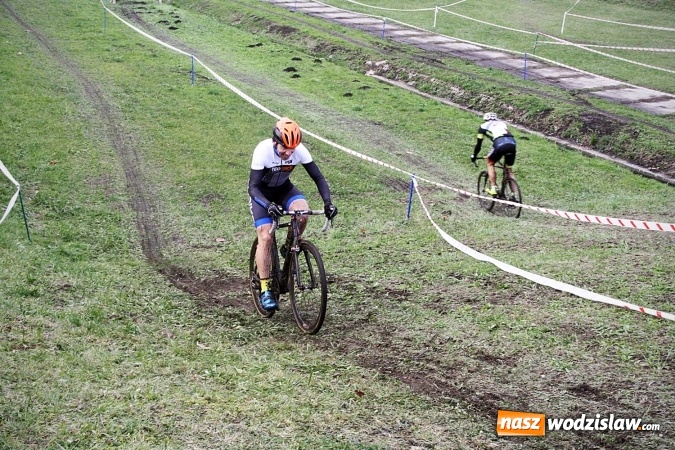 Zdjęcie w galerii na portalu naszwodzislaw.com: Emocje sportowe na wysokim poziomie. Mistrzostwa Rydułtów w kolarstwie przełajowym wiadomości z regionu