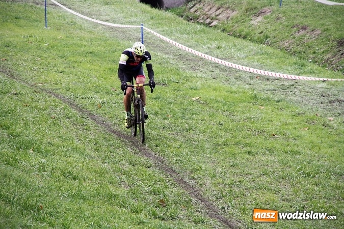 Zdjęcie w galerii na portalu naszwodzislaw.com: Emocje sportowe na wysokim poziomie. Mistrzostwa Rydułtów w kolarstwie przełajowym wiadomości z regionu