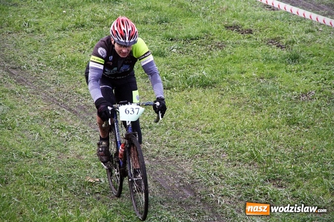 Zdjęcie w galerii na portalu naszwodzislaw.com: Emocje sportowe na wysokim poziomie. Mistrzostwa Rydułtów w kolarstwie przełajowym wiadomości z regionu