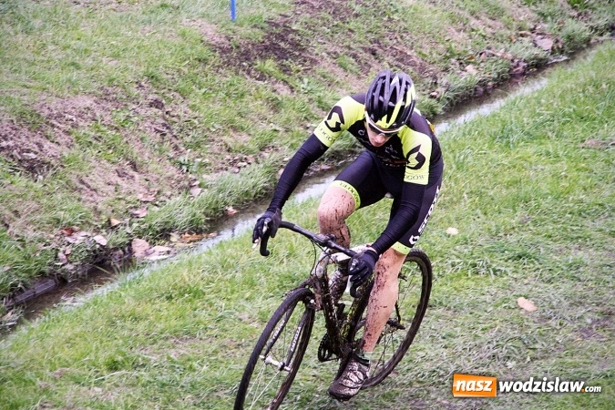 Zdjęcie w galerii na portalu naszwodzislaw.com: Emocje sportowe na wysokim poziomie. Mistrzostwa Rydułtów w kolarstwie przełajowym wiadomości z regionu