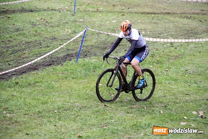 Zdjęcie w galerii na portalu naszwodzislaw.com: Emocje sportowe na wysokim poziomie. Mistrzostwa Rydułtów w kolarstwie przełajowym wiadomości z regionu