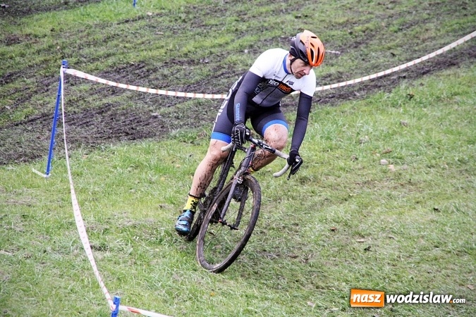 Zdjęcie w galerii na portalu naszwodzislaw.com: Emocje sportowe na wysokim poziomie. Mistrzostwa Rydułtów w kolarstwie przełajowym wiadomości z regionu