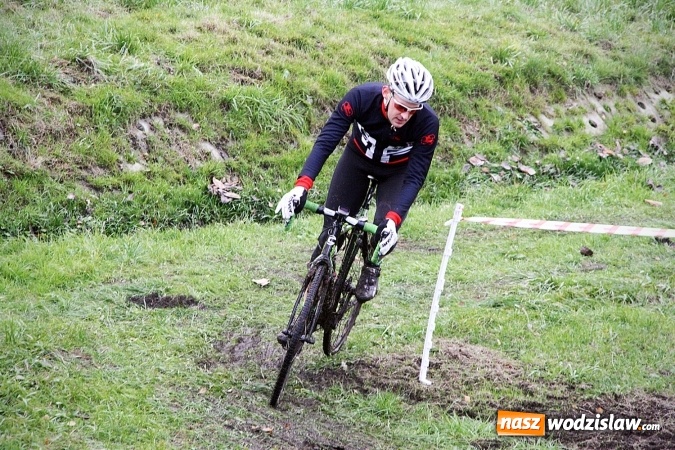 Zdjęcie w galerii na portalu naszwodzislaw.com: Emocje sportowe na wysokim poziomie. Mistrzostwa Rydułtów w kolarstwie przełajowym wiadomości z regionu