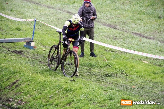 Zdjęcie w galerii na portalu naszwodzislaw.com: Emocje sportowe na wysokim poziomie. Mistrzostwa Rydułtów w kolarstwie przełajowym wiadomości z regionu