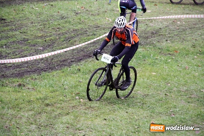 Zdjęcie w galerii na portalu naszwodzislaw.com: Emocje sportowe na wysokim poziomie. Mistrzostwa Rydułtów w kolarstwie przełajowym wiadomości z regionu