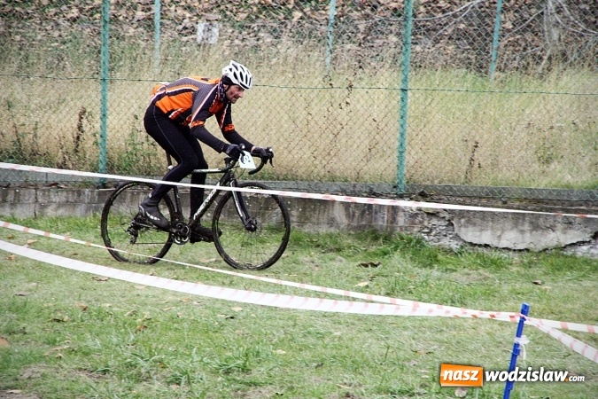 Zdjęcie w galerii na portalu naszwodzislaw.com: Emocje sportowe na wysokim poziomie. Mistrzostwa Rydułtów w kolarstwie przełajowym wiadomości z regionu