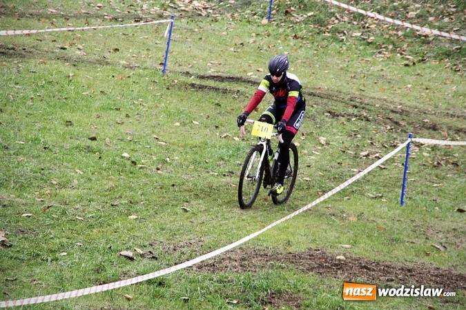 Zdjęcie w galerii na portalu naszwodzislaw.com: Emocje sportowe na wysokim poziomie. Mistrzostwa Rydułtów w kolarstwie przełajowym wiadomości z regionu