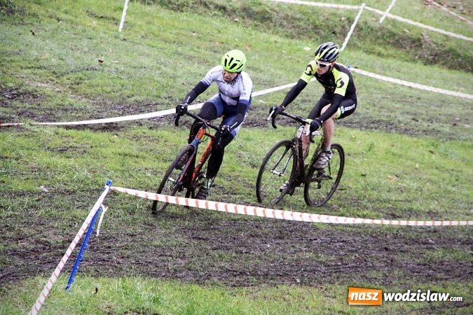 Zdjęcie w galerii na portalu naszwodzislaw.com: Emocje sportowe na wysokim poziomie. Mistrzostwa Rydułtów w kolarstwie przełajowym wiadomości z regionu