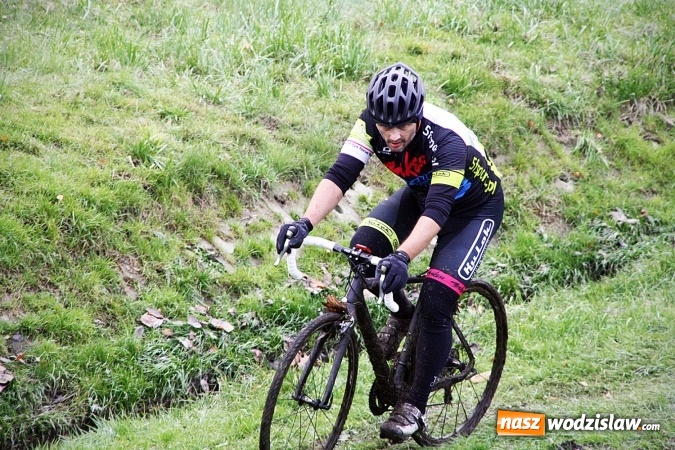 Zdjęcie w galerii na portalu naszwodzislaw.com: Emocje sportowe na wysokim poziomie. Mistrzostwa Rydułtów w kolarstwie przełajowym wiadomości z regionu