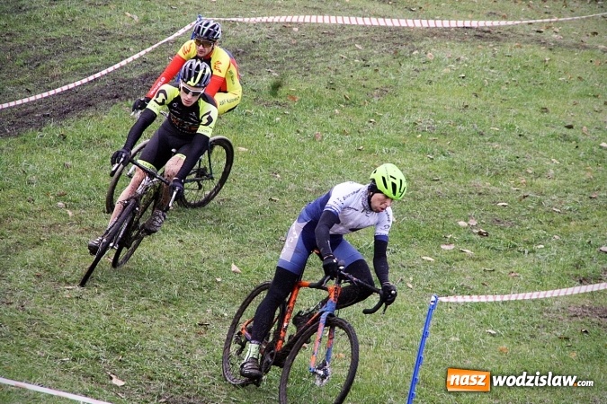 Zdjęcie w galerii na portalu naszwodzislaw.com: Emocje sportowe na wysokim poziomie. Mistrzostwa Rydułtów w kolarstwie przełajowym wiadomości z regionu