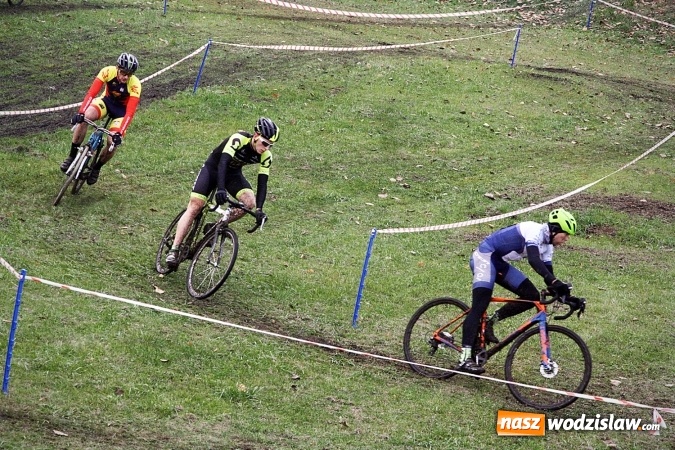 Zdjęcie w galerii na portalu naszwodzislaw.com: Emocje sportowe na wysokim poziomie. Mistrzostwa Rydułtów w kolarstwie przełajowym wiadomości z regionu