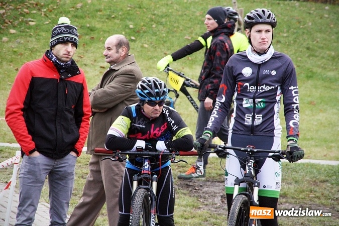 Zdjęcie w galerii na portalu naszwodzislaw.com: Emocje sportowe na wysokim poziomie. Mistrzostwa Rydułtów w kolarstwie przełajowym wiadomości z regionu