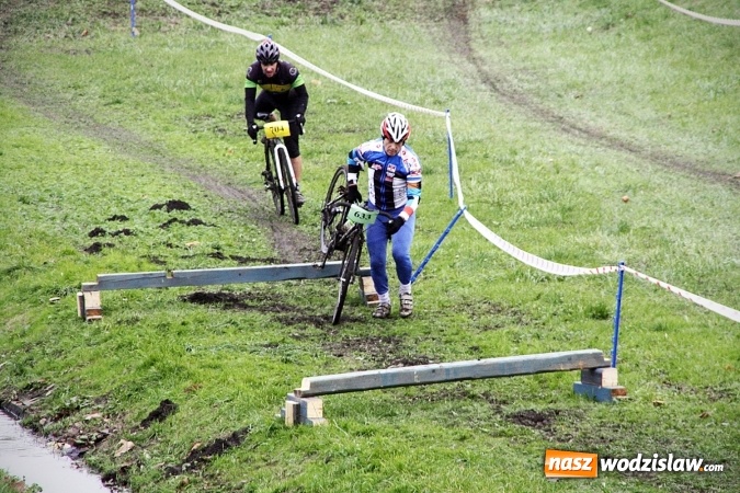 Zdjęcie w galerii na portalu naszwodzislaw.com: Emocje sportowe na wysokim poziomie. Mistrzostwa Rydułtów w kolarstwie przełajowym wiadomości z regionu