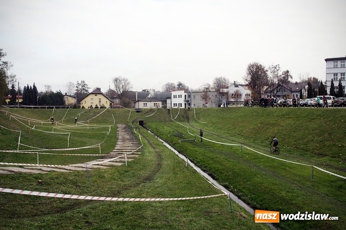 Zdjęcie w galerii na portalu naszwodzislaw.com: Emocje sportowe na wysokim poziomie. Mistrzostwa Rydułtów w kolarstwie przełajowym wiadomości z regionu