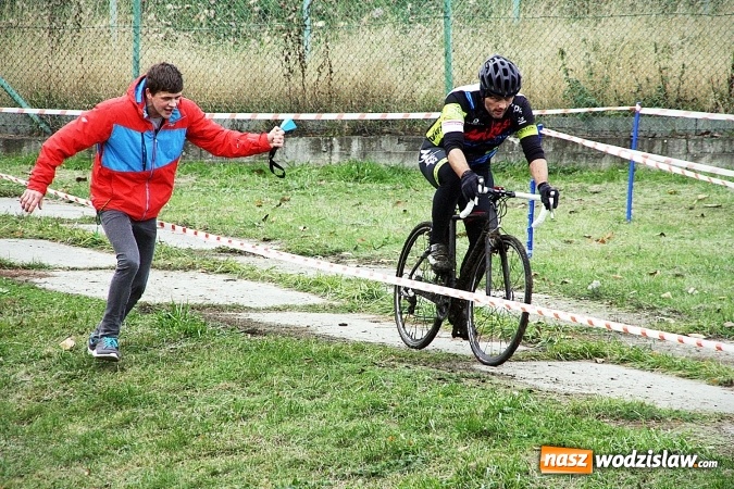 Zdjęcie w galerii na portalu naszwodzislaw.com: Emocje sportowe na wysokim poziomie. Mistrzostwa Rydułtów w kolarstwie przełajowym wiadomości z regionu