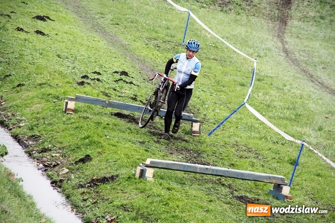 Zdjęcie w galerii na portalu naszwodzislaw.com: Emocje sportowe na wysokim poziomie. Mistrzostwa Rydułtów w kolarstwie przełajowym wiadomości z regionu