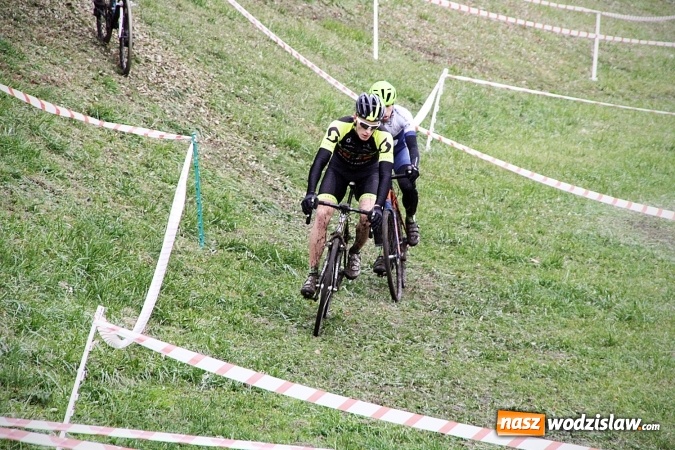 Zdjęcie w galerii na portalu naszwodzislaw.com: Emocje sportowe na wysokim poziomie. Mistrzostwa Rydułtów w kolarstwie przełajowym wiadomości z regionu