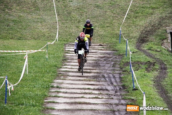 Zdjęcie w galerii na portalu naszwodzislaw.com: Emocje sportowe na wysokim poziomie. Mistrzostwa Rydułtów w kolarstwie przełajowym wiadomości z regionu