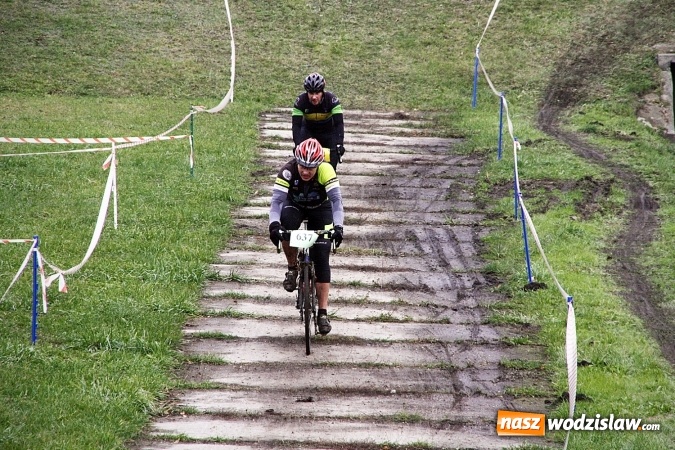 Zdjęcie w galerii na portalu naszwodzislaw.com: Emocje sportowe na wysokim poziomie. Mistrzostwa Rydułtów w kolarstwie przełajowym wiadomości z regionu