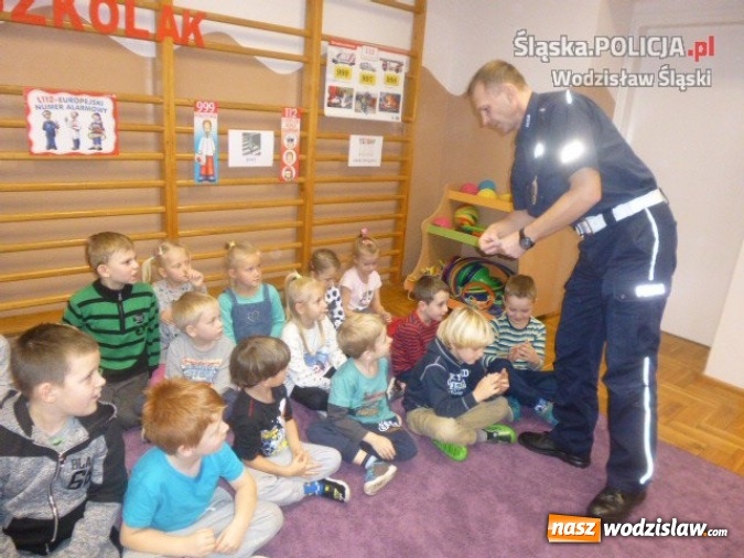Zdjęcie w galerii na portalu naszwodzislaw.com: Przedszkolak bezpieczny na drodze. Policjanci zawitali do Gorzyczek  wiadomości z regionu