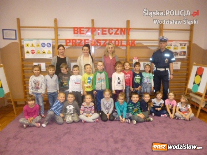 Zdjęcie w galerii na portalu naszwodzislaw.com: Przedszkolak bezpieczny na drodze. Policjanci zawitali do Gorzyczek  wiadomości z regionu