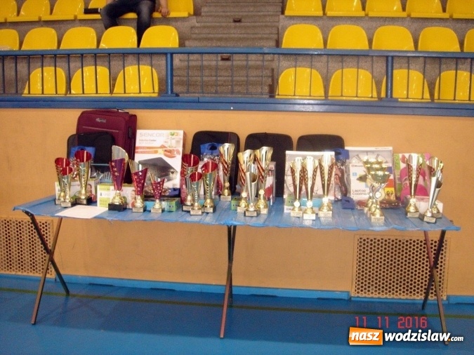 Zdjęcie w galerii na portalu naszwodzislaw.com: Dobry start zawodników Relaksu na turnieju tenisa stołowego w Radlinie  wiadomości z regionu