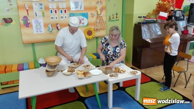 Zdjęcie w galerii na portalu naszwodzislaw.com: Od ziarenka do bochenka. Kolejne warsztaty w wodzisławskim przedszkolu nr 6 wiadomości z regionu