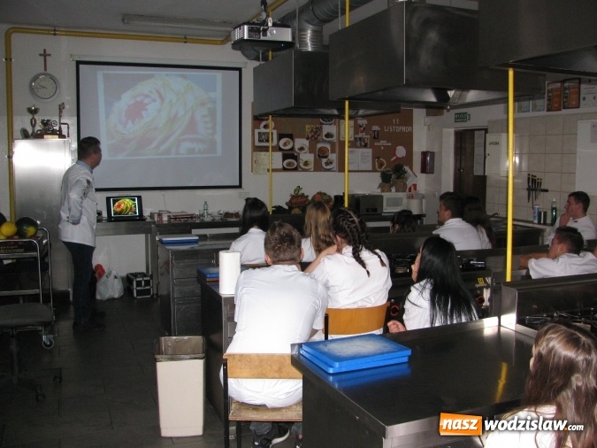 Zdjęcie w galerii na portalu naszwodzislaw.com: Carving, frutti di mare i środki czystości, czyli warsztaty Unity Line w Ekonomiku  wiadomości z regionu