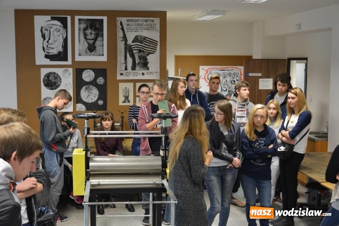 Zdjęcie w galerii na portalu naszwodzislaw.com: Uczniowie z ZSP Pszów na warsztatach z sitodruku wiadomości z regionu