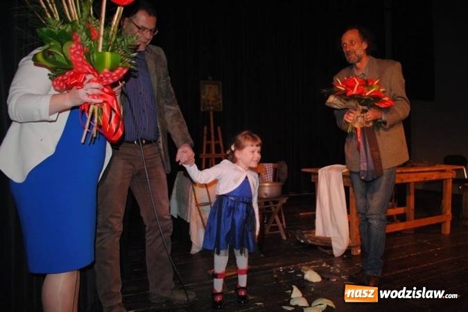 Zdjęcie w galerii na portalu naszwodzislaw.com: Scena Gołkowice pomaga Berenice. Zebrano 7 tysięcy złotych wiadomości z regionu