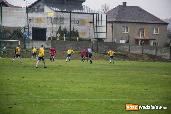 Zdjęcie w galerii na portalu naszwodzislaw.com: Naprz&oacute;d z Syryni lepszy od Lubomi w gminnych derbach wiadomości z regionu