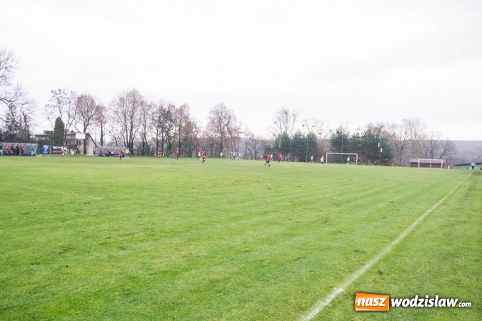 Zdjęcie w galerii na portalu naszwodzislaw.com: Naprz&oacute;d z Syryni lepszy od Lubomi w gminnych derbach wiadomości z regionu