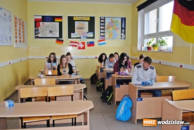Zdjęcie w galerii na portalu naszwodzislaw.com: Uczniowie ze Skalnej uczestniczą w projekcie. Niemiecki ma klasę wiadomości z regionu