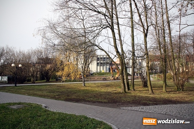 Zdjęcie w galerii na portalu naszwodzislaw.com: Wodzisławska muszla koncertowa rozebrana  wiadomości z regionu