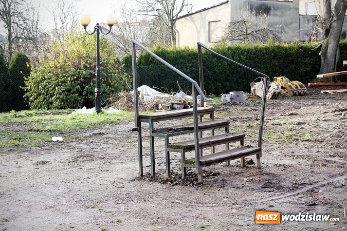 Zdjęcie w galerii na portalu naszwodzislaw.com: Wodzisławska muszla koncertowa rozebrana  wiadomości z regionu