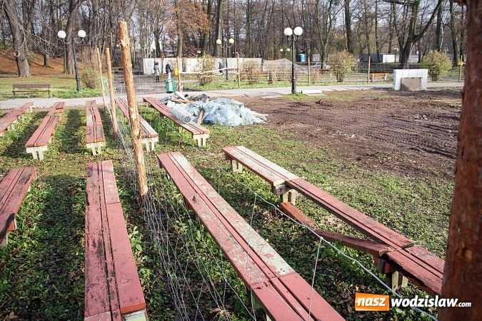 Zdjęcie w galerii na portalu naszwodzislaw.com: Wodzisławska muszla koncertowa rozebrana  wiadomości z regionu