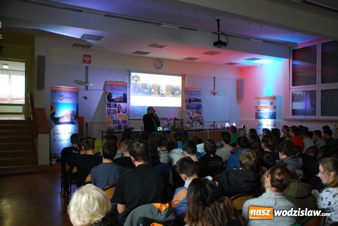 Zdjęcie w galerii na portalu naszwodzislaw.com: Gimnazjaliści i uczniowie szkoły podstawowej na warsztatach w PCKZiU  wiadomości z regionu