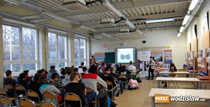 Zdjęcie w galerii na portalu naszwodzislaw.com: Uczniowie PCKZiU z wizytą w lokalnych firmach  wiadomości z regionu
