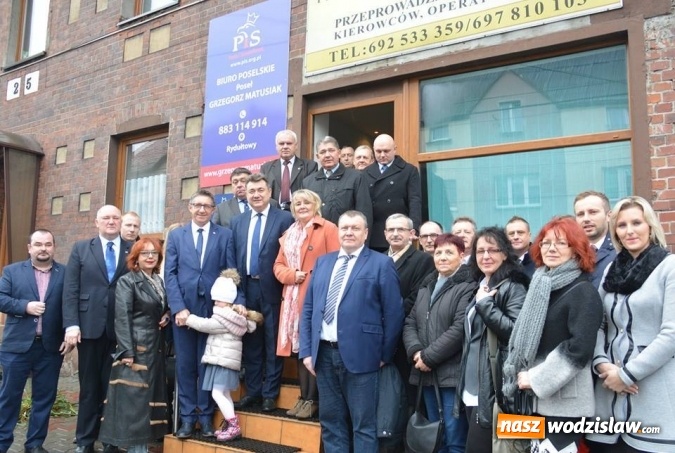 Zdjęcie w galerii na portalu naszwodzislaw.com: Grzegorz Matusiak otworzył swoje biuro poselskie w Rydułtowach  wiadomości z regionu